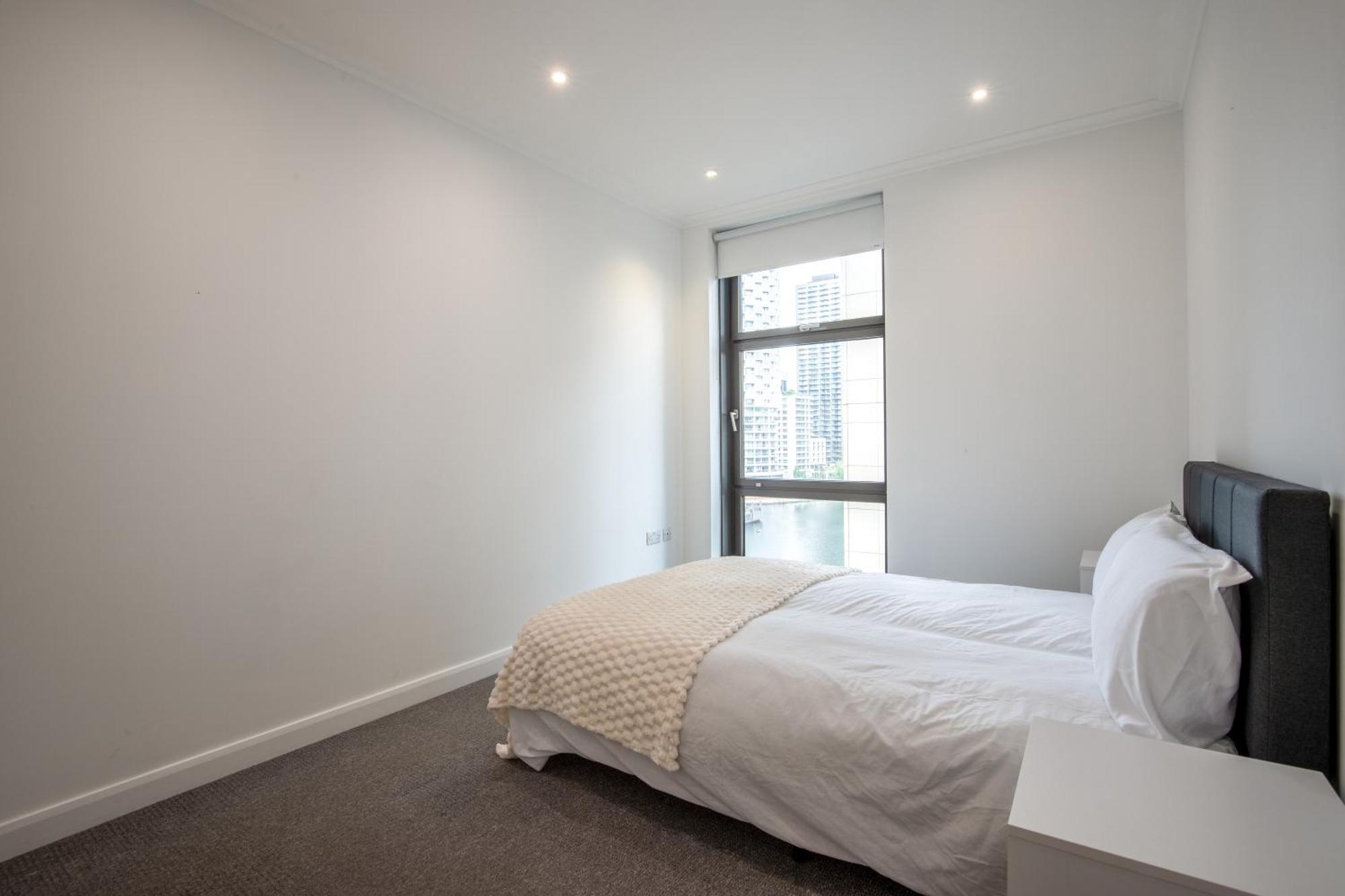 Londwell, Canary Wharf River Thames Balcony Apartment