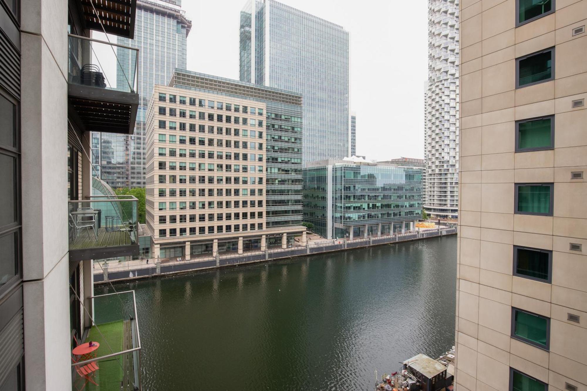 Londwell, Canary Wharf River Thames Balcony Apartment