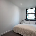 Londwell, Canary Wharf River Thames Balcony Apartment